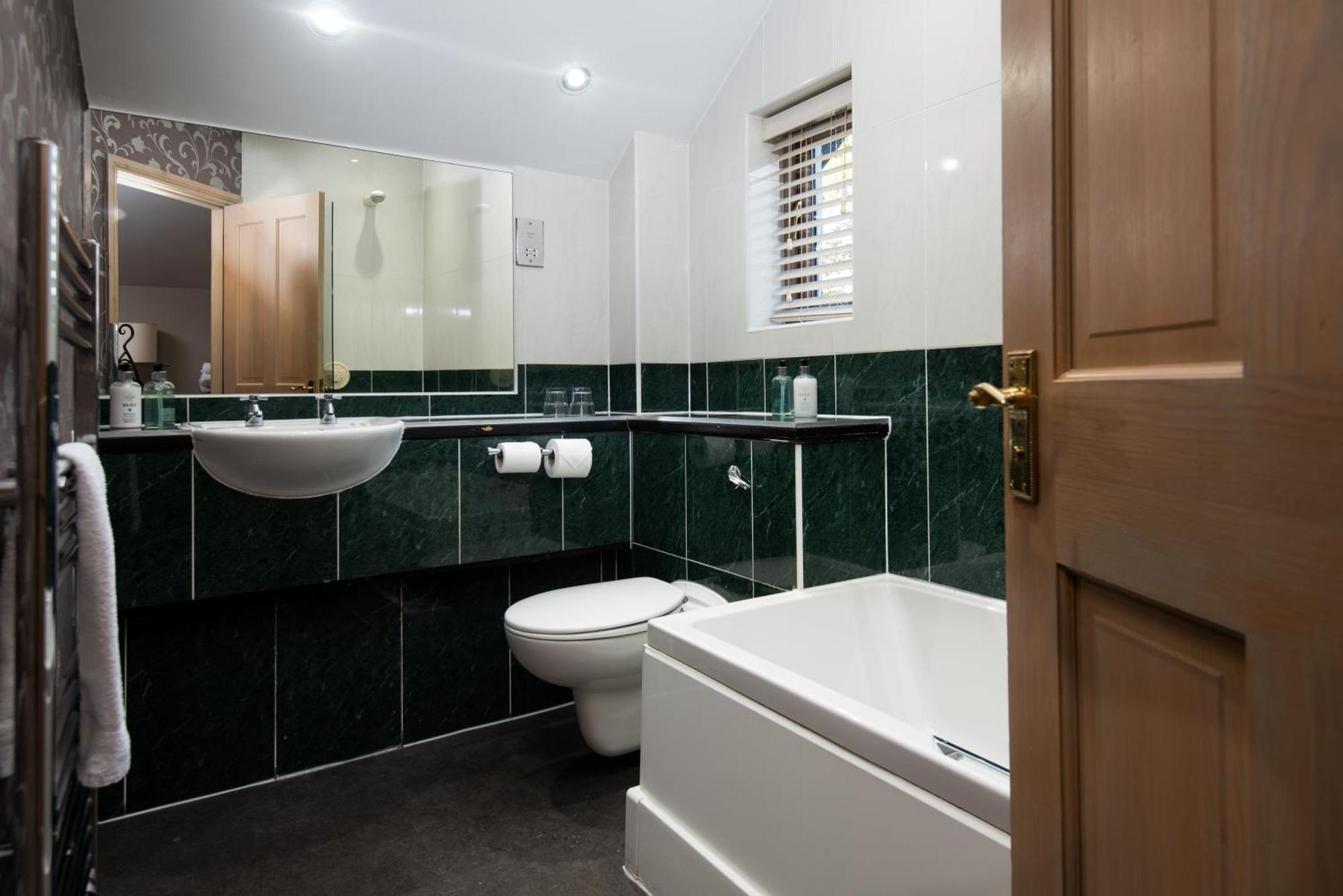 Windermere Rooms At The Wateredge Inn Ambleside Ngoại thất bức ảnh